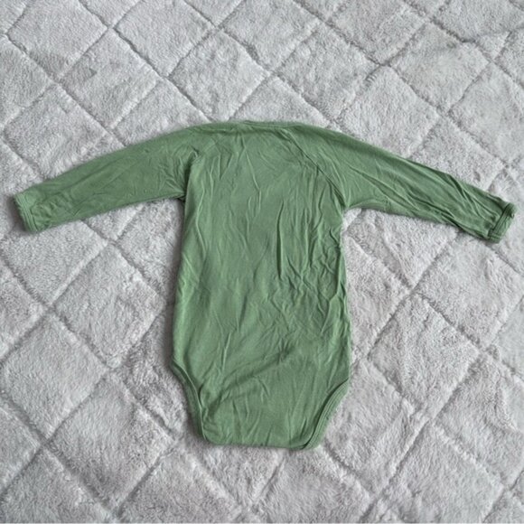 Kate Quinn | Green Solid Long Sleeve Kimono Wrap Bodysuit | Size 6-12 Months - Picture 5 of 13